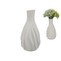29cm Porcelain Swirl Decorative Vase ร Modern Home Accent